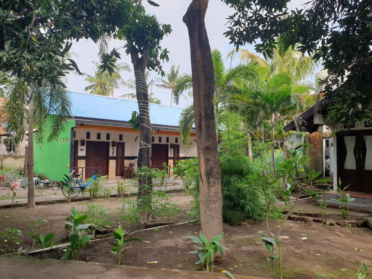 Five Time Home Stay Gili Air Eksteriør billede