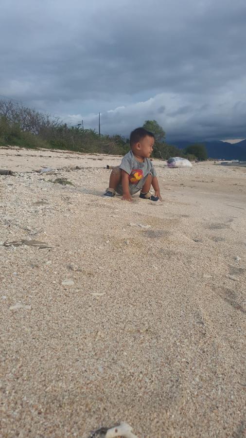 Five Time Home Stay Gili Air Eksteriør billede